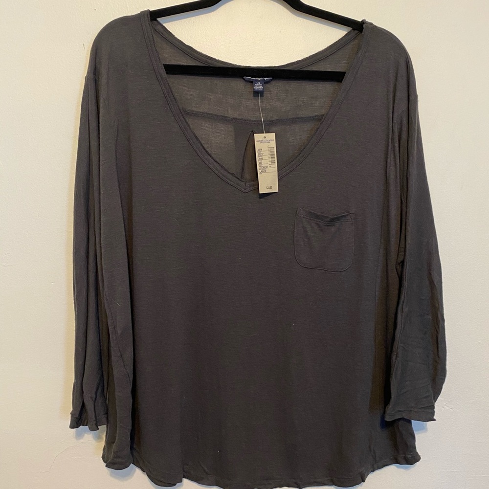 American Eagle 3/4 Sleeve V-Neck T-Shirt